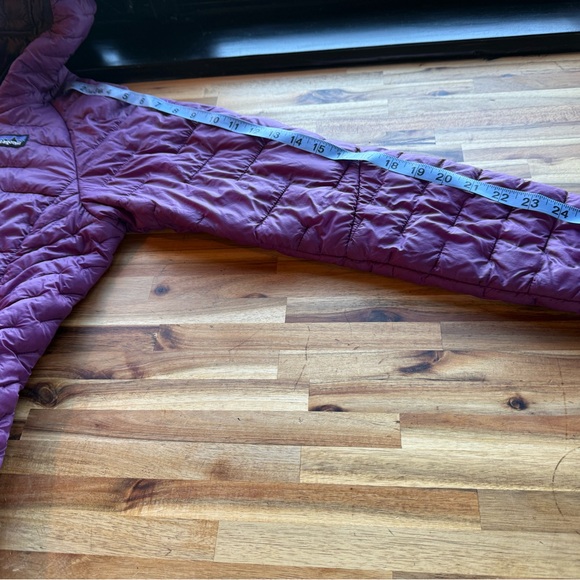 Patagonia Women's Plum Micro Puff Hoody - Picture 7 of 9
